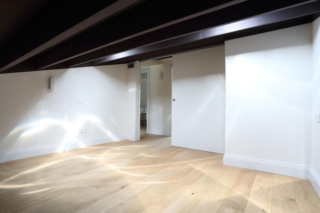 Apartaments Placa Del VI Жерона Екстер'єр фото