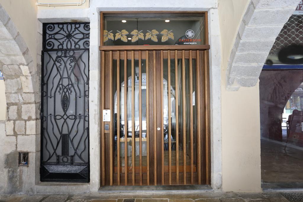 Apartaments Placa Del VI Жерона Екстер'єр фото